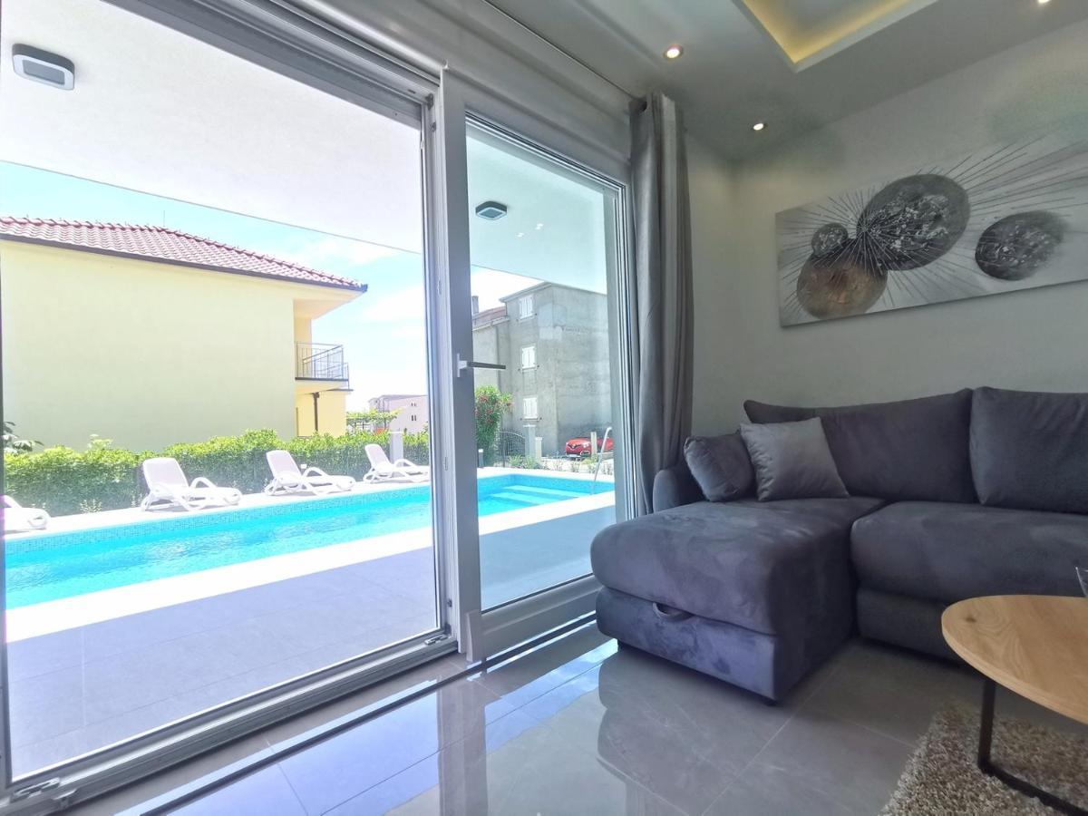 Seka Apartments With A Pool Kastela Exterior photo