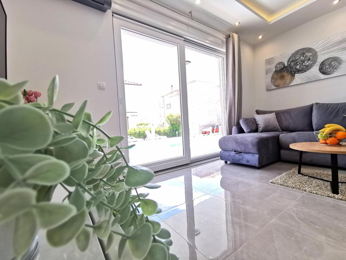 Seka Apartments With A Pool Kastela Exterior photo