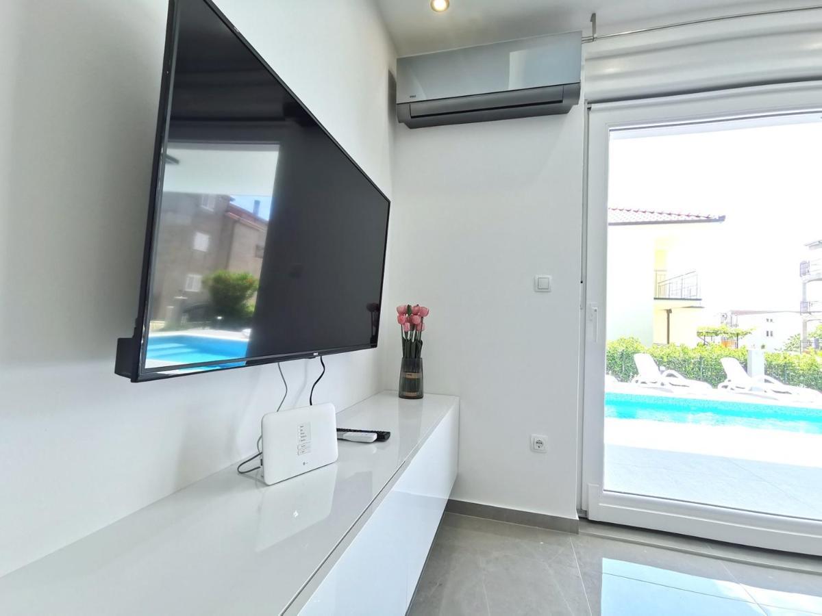 Seka Apartments With A Pool Kastela Exterior photo
