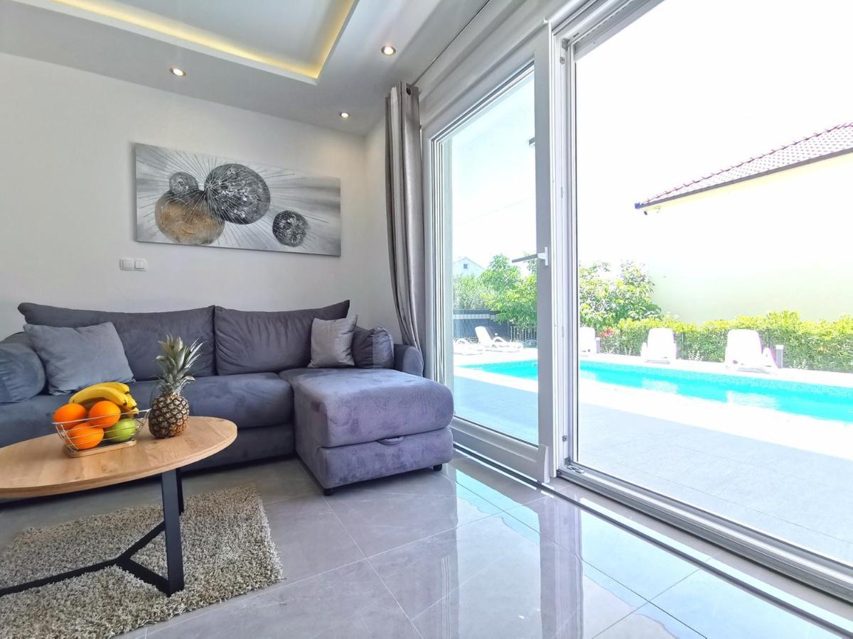 Seka Apartments With A Pool Kastela Exterior photo